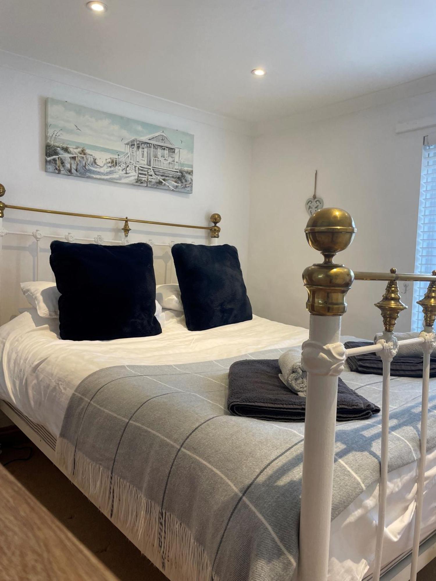 The Little Lighthouse - 2 Minutes From The Beach Pentewan Exterior photo